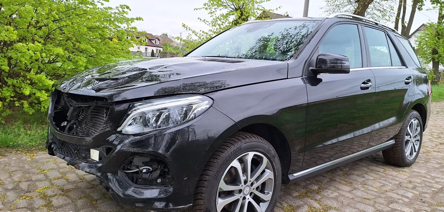 Mercedes-Benz GLE cena 66600 przebieg: 141993, rok produkcji 2016 z Żelechów małe 106